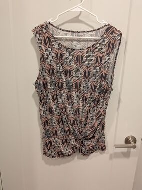LOFT Pink & Black Geometric Twist-Front Tank